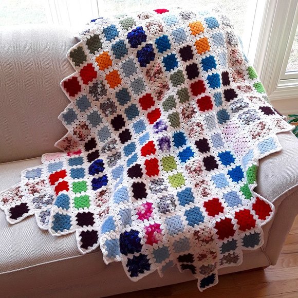 Vintage Hand-made Granny Square Throw - Picture 1 of 3